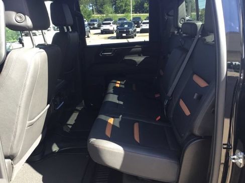 Used 2025 GMC Sierra 3500 AT4 w/ AT4 Premium Plus Package AWD/4WD image 18
