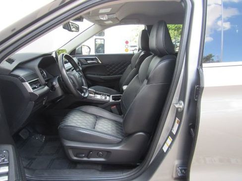 Used 2022 Mitsubishi Outlander SEL image 14