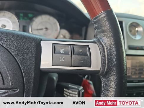 Used 2009 Chrysler 300 C w/ Luxury Group II image 16