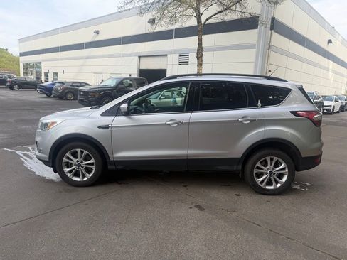 Used 2018 Ford Escape SE AWD/4WD image 6