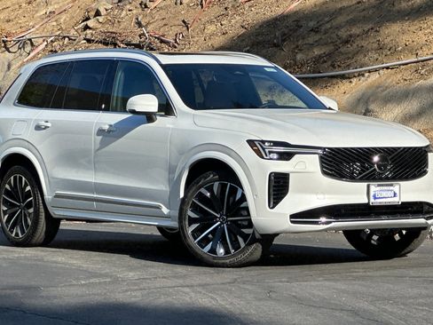 New 2026 Volvo XC90 B6 Plus w/ Protection Package Premier image 2