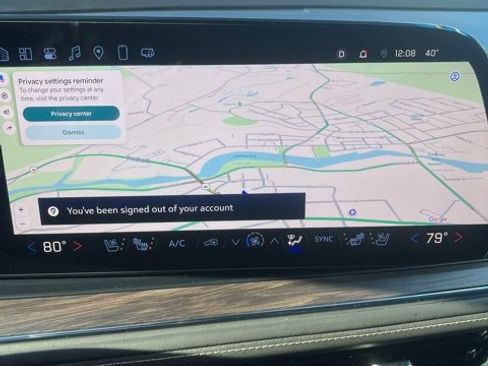 Used 2025 Chevrolet Suburban Premier image 40