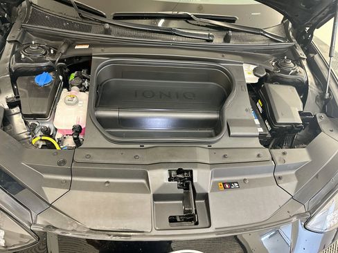 Used 2023 Hyundai Ioniq 6 Limited AWD/4WD image 35