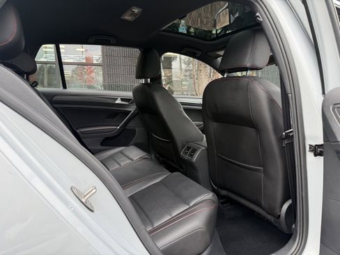 Used 2018 Volkswagen GTI SE w/ SE Leather Package image 37