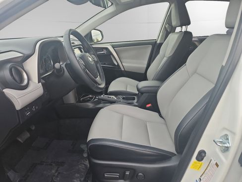 Used 2018 Toyota RAV4 Limited image 9