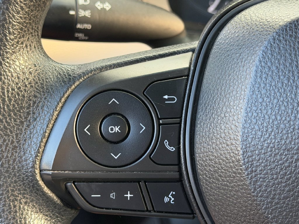 Used 2021 Toyota Corolla LE FWD image 24
