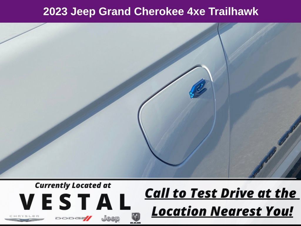 New 2023 Jeep Grand Cherokee Trailhawk AWD/4WD image 5