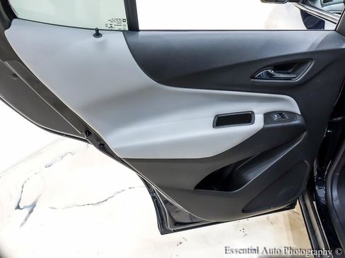 Used 2021 Chevrolet Equinox LS AWD/4WD image 25