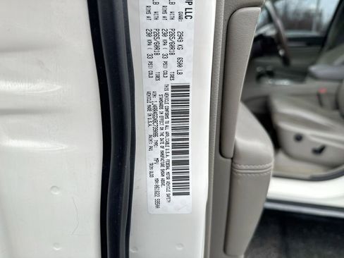 Used 2011 Jeep Grand Cherokee Laredo AWD/4WD image 27