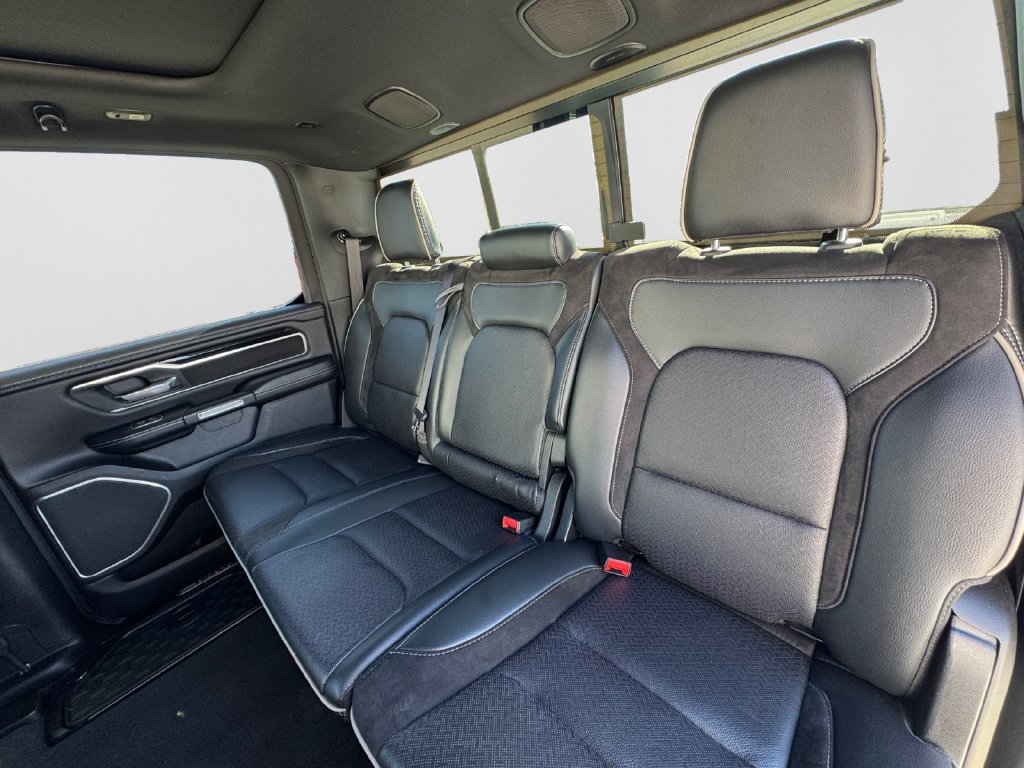 Used 2022 RAM 1500 Laramie AWD/4WD image 12
