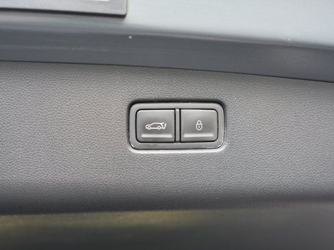 Used 2025 Genesis GV70 2.5T AWD/4WD image 22
