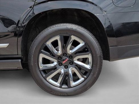 Used 2021 GMC Yukon Denali w/ Denali Premium Package AWD/4WD image 27