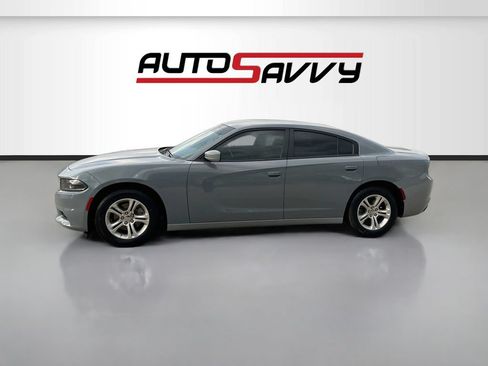 Used 2022 Dodge Charger SXT RWD image 4