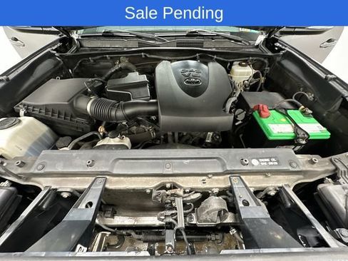 Used 2018 Toyota Tacoma TRD Off-Road image 26