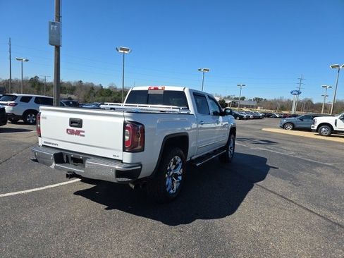 Used 2018 GMC Sierra 1500 SLT image 3