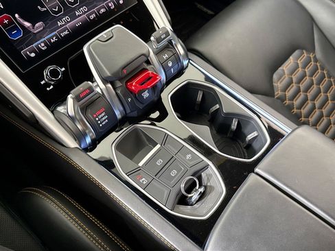 Used 2020 Lamborghini Urus AWD/4WD image 22