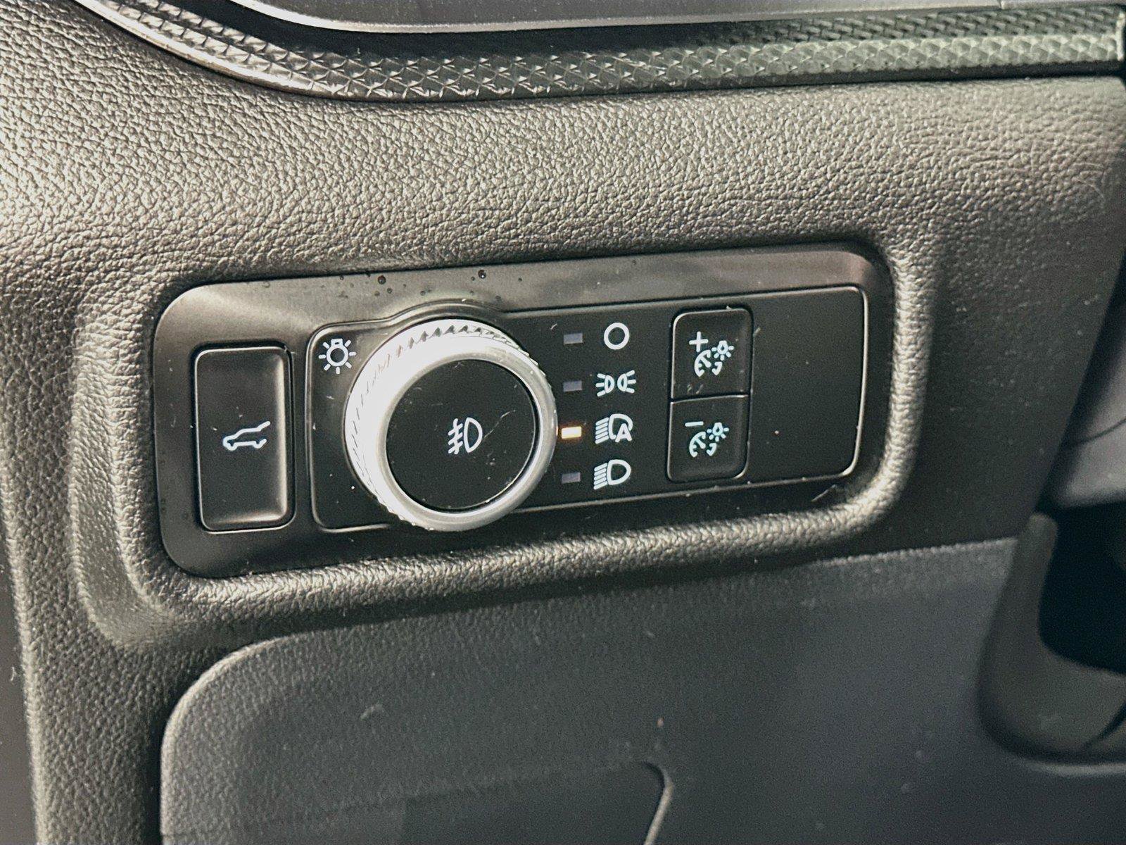 Used 2023 Ford Explorer ST-Line AWD/4WD image 14