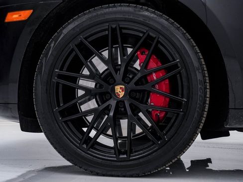 Certified 2023 Porsche Macan GTS image 13