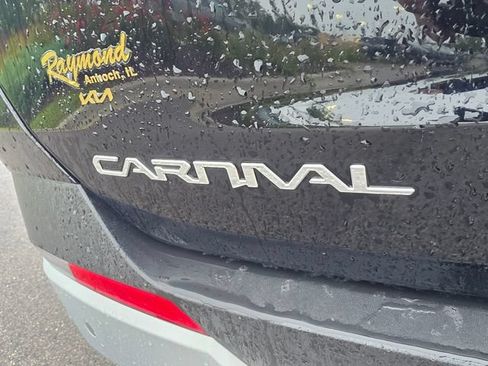 Certified 2025 Kia Carnival EX FWD image 12
