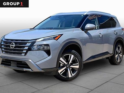 Used 2025 Nissan Rogue SL AWD/4WD image 1