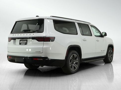 Used 2024 Jeep Wagoneer L Series II w/ Flexible Seating Group AWD/4WD image 6