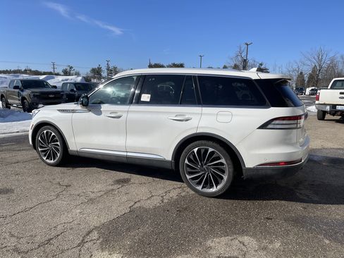 Used 2020 Lincoln Aviator Reserve w/ Equipment Group 202A image 6