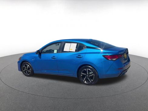 Used 2025 Nissan Sentra SV FWD image 10