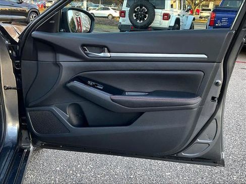 Certified 2024 Nissan Altima 2.5 SR image 12