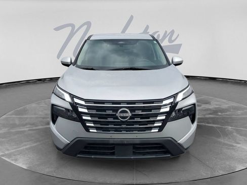 Used 2025 Nissan Rogue SV FWD image 2