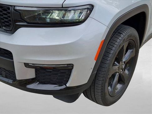 Used 2024 Jeep Grand Cherokee L Limited w/ Luxury Tech Group II AWD/4WD image 9