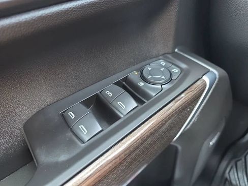 Used 2020 Chevrolet Silverado 1500 LT Trail Boss AWD/4WD image 31