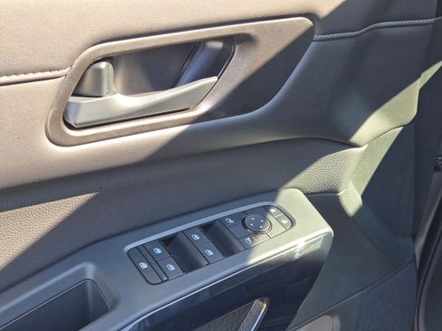 New 2026 Nissan Pathfinder SV AWD/4WD image 19