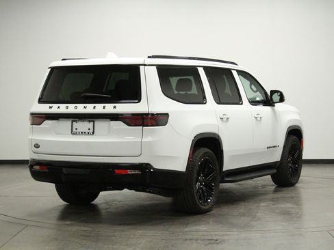 Used 2023 Jeep Wagoneer Series II RWD image 8