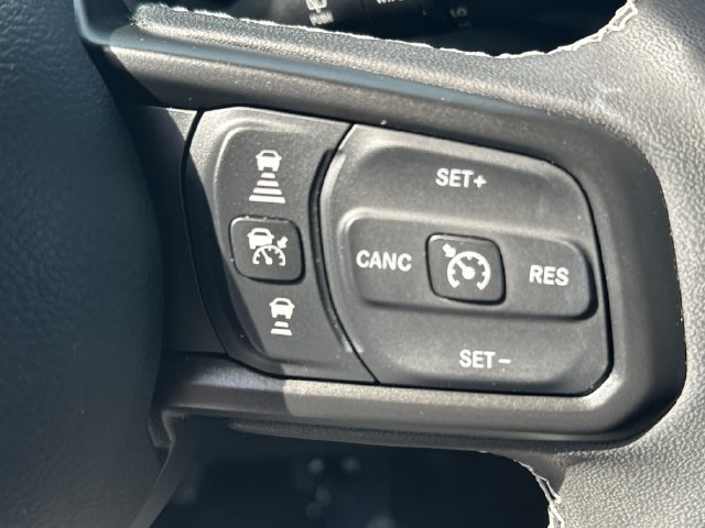 Used 2025 Jeep Wrangler Sport AWD/4WD image 22