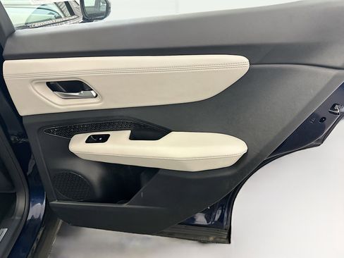 Used 2024 Nissan Ariya AWD image 31