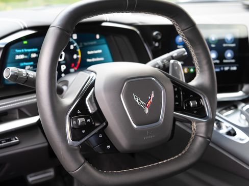 Used 2023 Chevrolet Corvette Stingray Preferred Cpe image 17