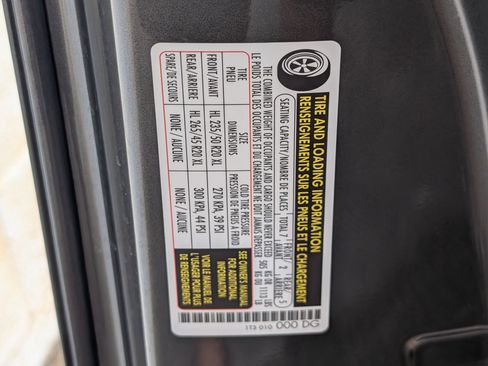 Used 2025 Volkswagen ID. Buzz Pro S Plus RWD image 40