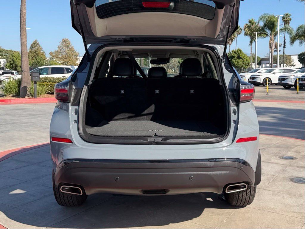 Used 2024 Nissan Murano SV w/ SV Midnight Edition Package FWD image 8