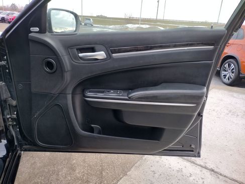 Used 2017 Chrysler 300 C w/ Safetytec Group II image 23