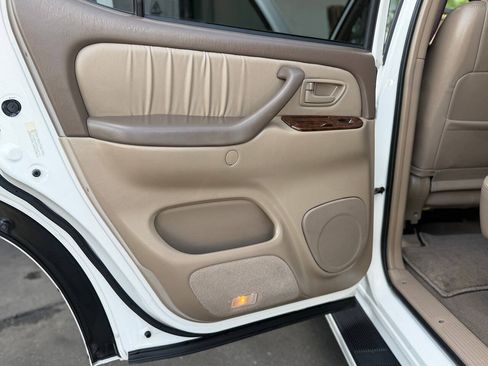 Used 2002 Toyota Sequoia Limited AWD/4WD image 75