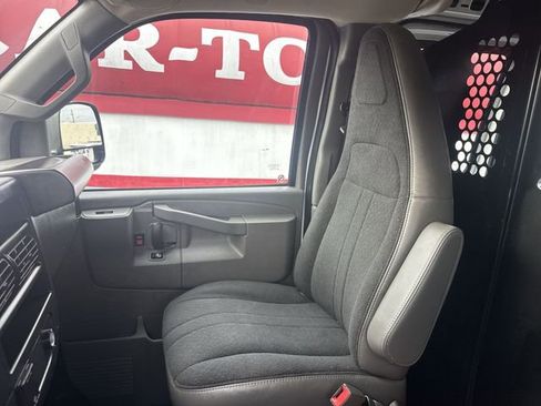 Used 2023 GMC Savana 2500 w/ Driver Convenience Package image 23