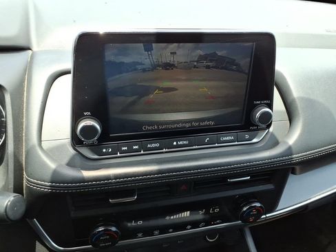 Used 2024 Nissan Rogue SV FWD image 14