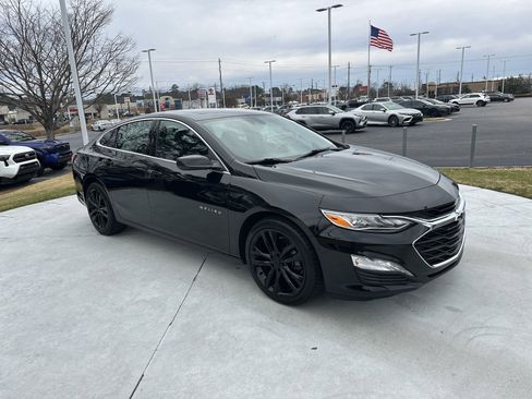 Used 2023 Chevrolet Malibu LT image 2