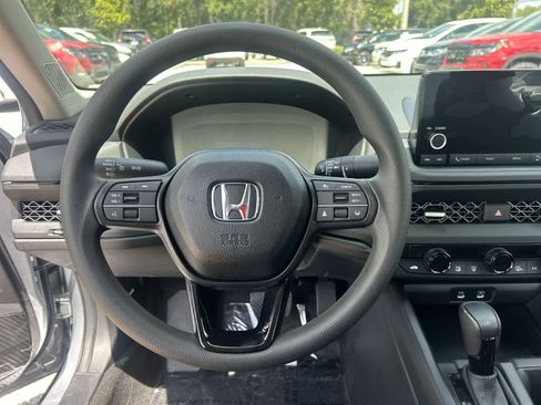 Used 2025 Honda Accord SE image 18