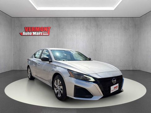 Used 2024 Nissan Altima 2.5 S FWD image 1