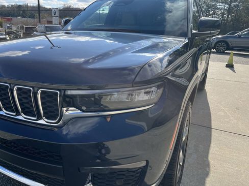 Used 2024 Jeep Grand Cherokee L Limited w/ Luxury Tech Group II image 11