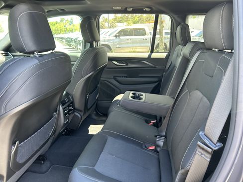 New 2026 Jeep Grand Cherokee Laredo X RWD image 32