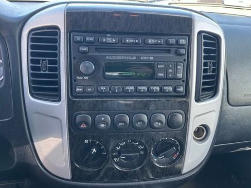Used 2006 Mercury Mariner Luxury FWD image 17