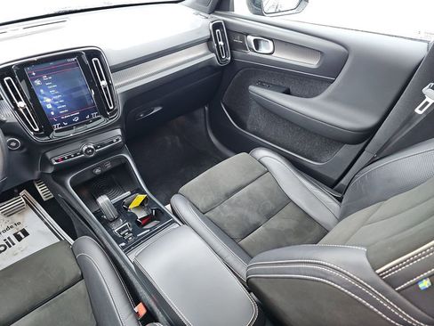Used 2019 Volvo XC40 T5 R-Design image 20