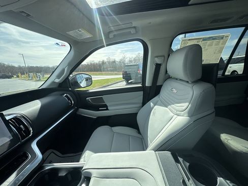 New 2026 Ford Expedition Max Platinum image 11